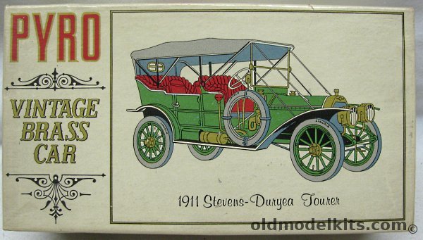 Pyro 1/32 1911 Stevens-Duryea Tourer - Bagged, C453 plastic model kit